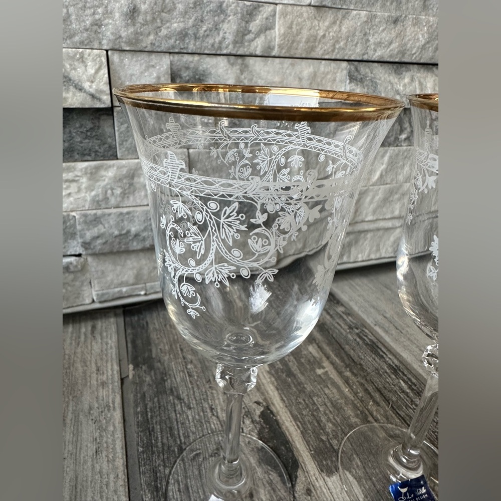 Vintage  Le Stella  Italy Etched  Floral Gold Trim   Wine Glasses  Set of Two - Picture 4 of 9